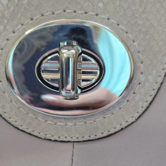 Coach Light Purple Leather Shoulder Bag - Picture 2 of 16